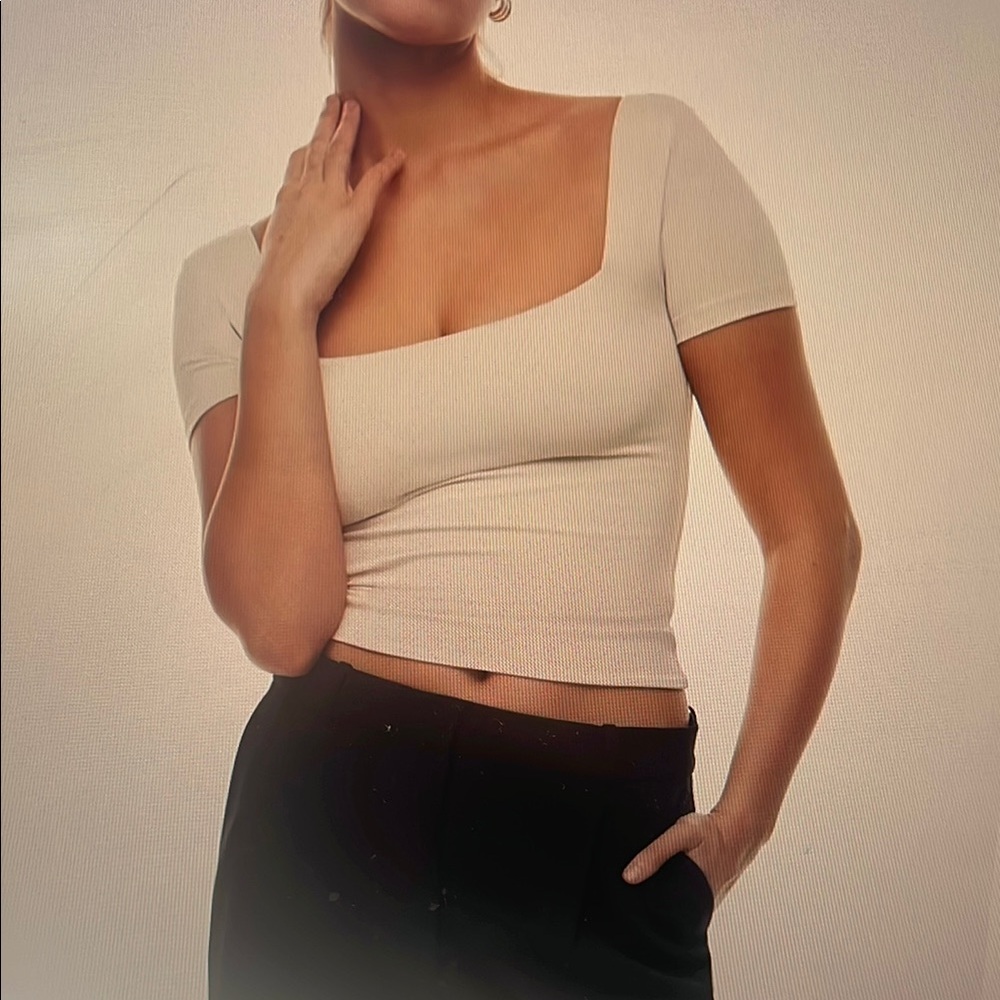 Aritzia Contour Cream Women's Top